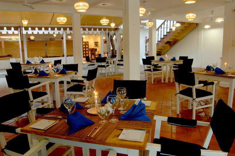 Pigeon Island Beach Resort And Spa Nilaveli Restauracja zdjęcie